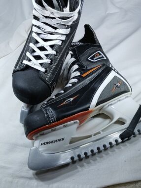 Powertek Men's Black and White Ice Hockey Skates size 9
